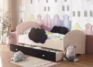Детская кровать с бортиками Тучка с ящиком, корпус Дуб млечный, фасад Венге в Ишиме