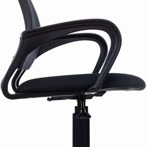 Офисное кресло Brabix Fly MG-396 (с подлокотниками, сетка, серое/черное) 532085 в Заводоуковске - предосмотр 8