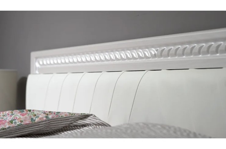 Кровать 2-спальная Гертруда, М8, 160х200 Экокожа с пуговицами без основания, белая лиственница/ясень жемчужный в Тюмени - изображение 4